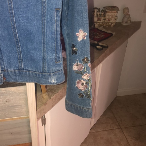 Unique Forever 21 Jean Jacket - Picture 5 of 12